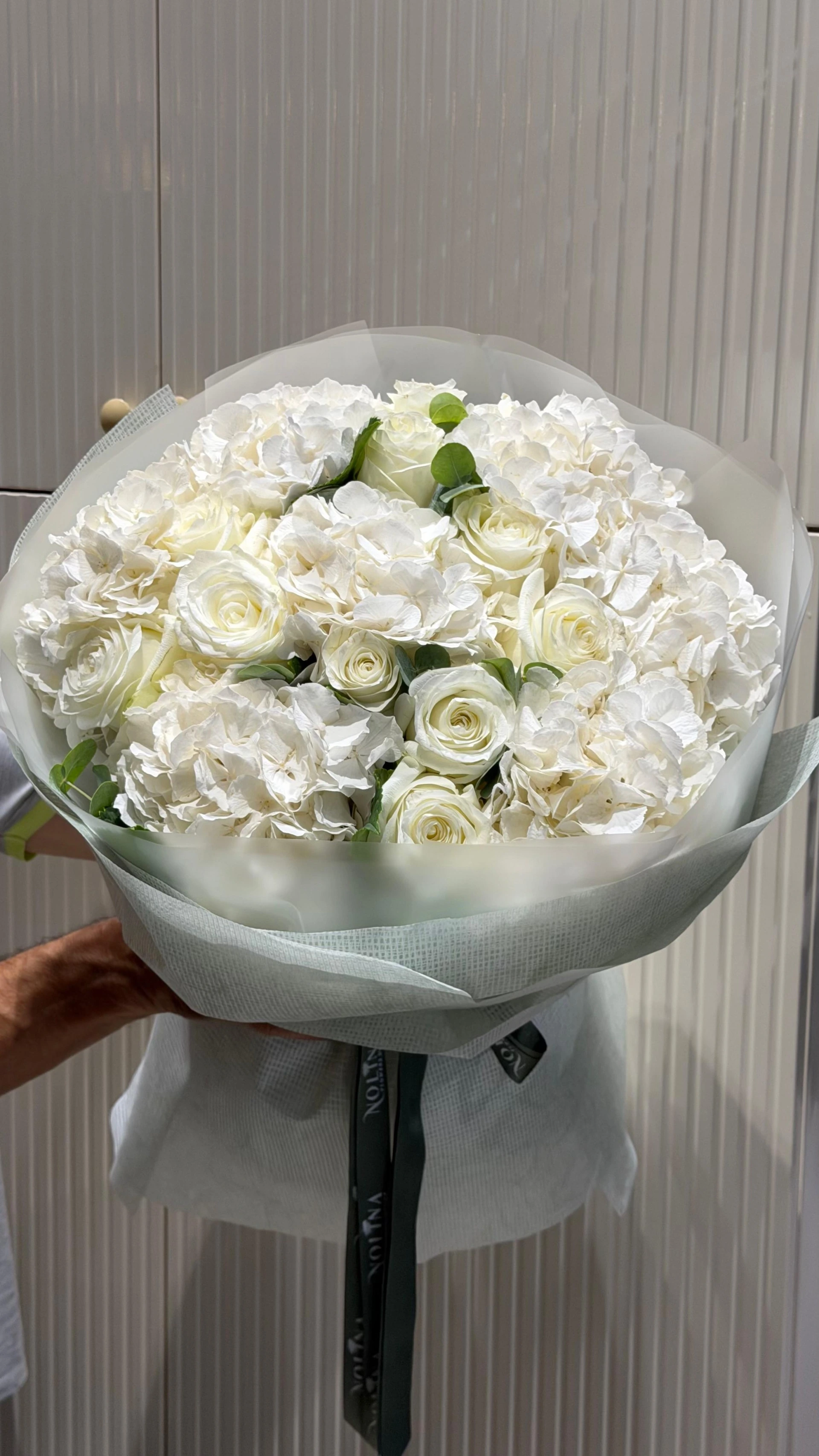 White Majesty Bouquet